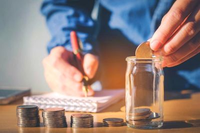 Risparmiare soldi: consigli e trucchi per migliorare le tue finanze personali